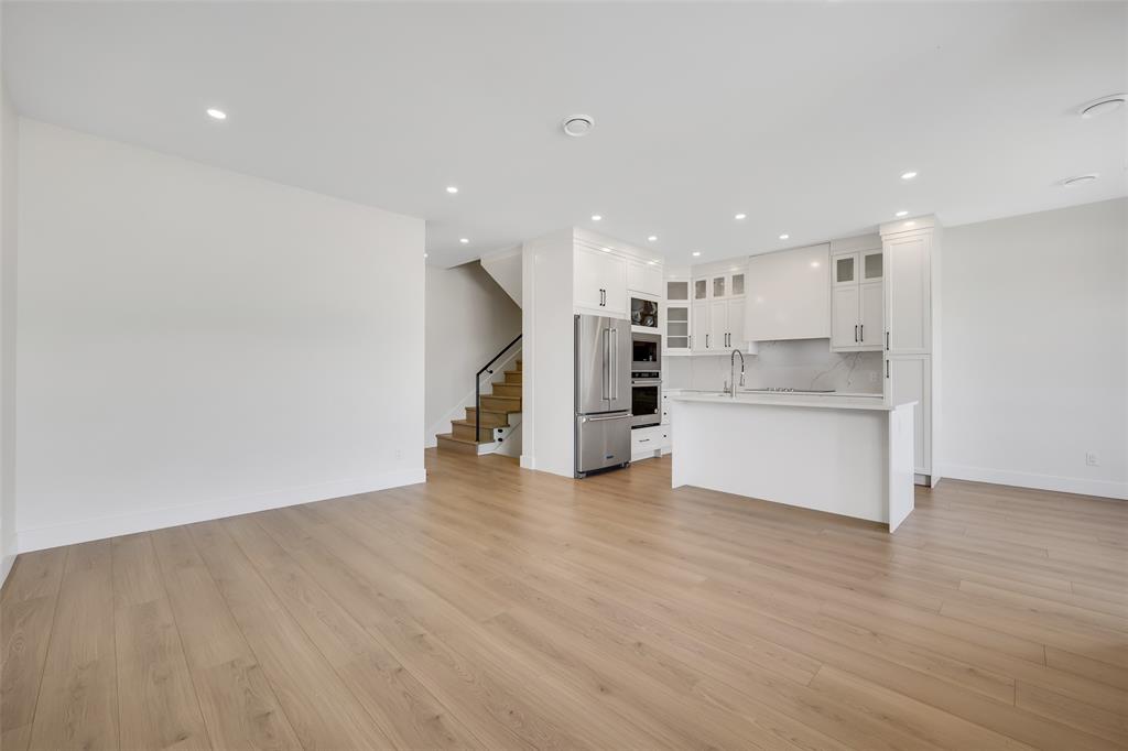 1005 Phare Crescent