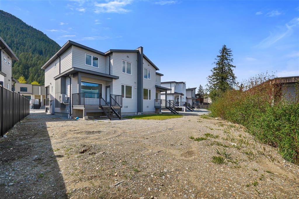 1005 Phare Crescent