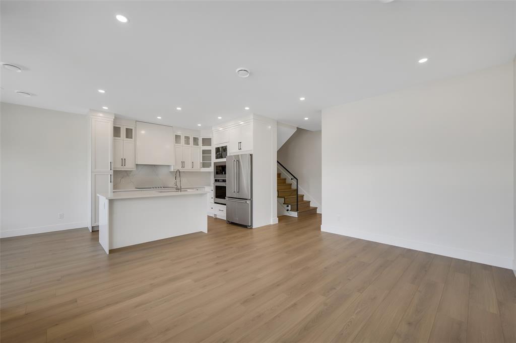 1005 Phare Crescent