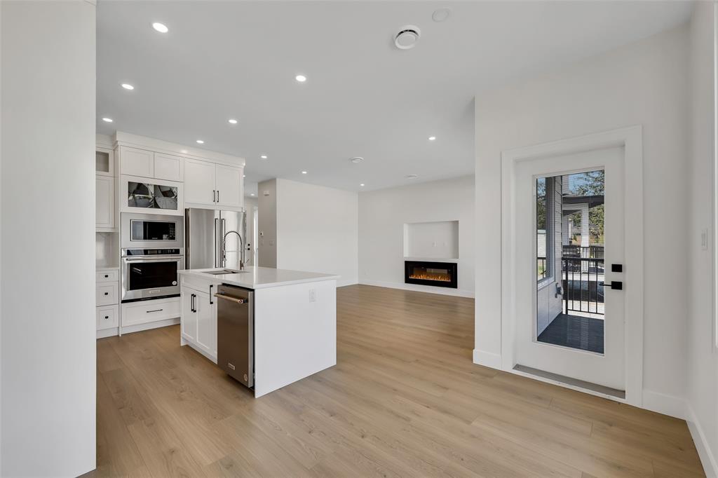 1005 Phare Crescent