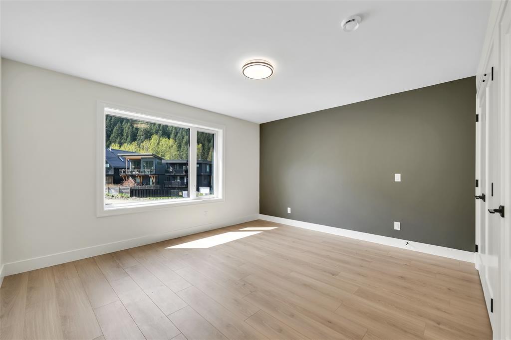 1005 Phare Crescent