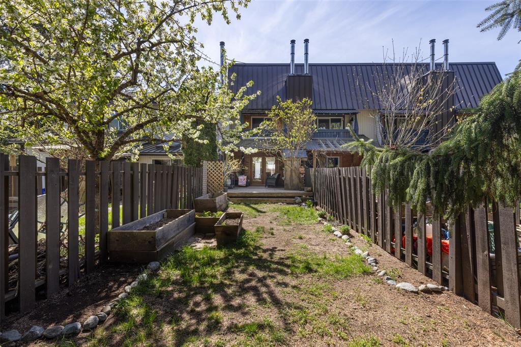 #3 – 1470 Laurel Street