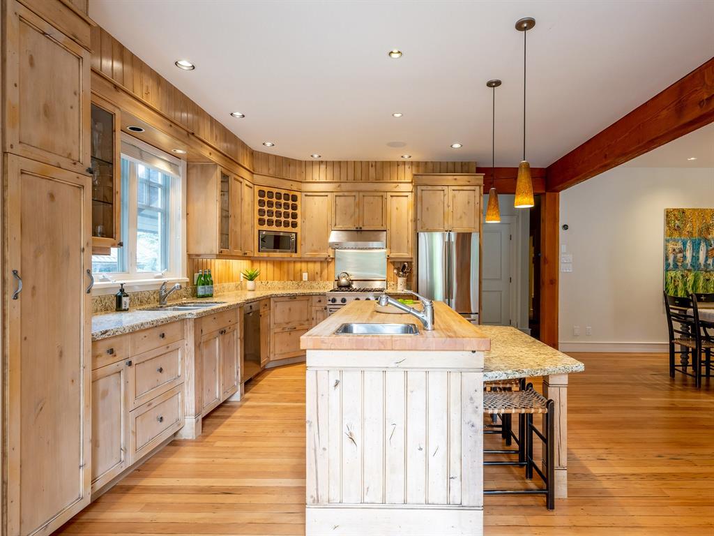 7313 Fitzsimmons Road South