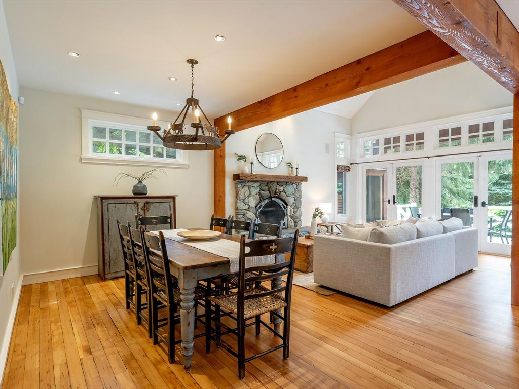 7313 Fitzsimmons Road South