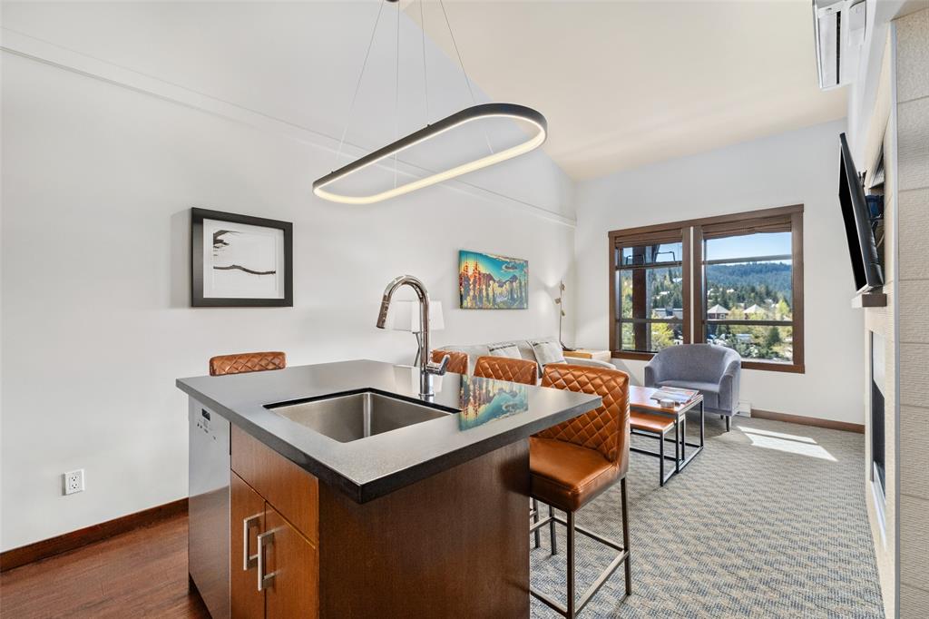 #404C – 2020 London Lane