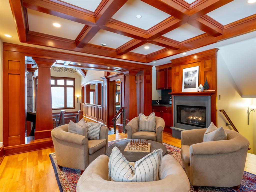 3833 Sunridge Drive