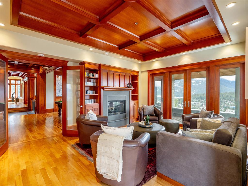 3833 Sunridge Drive