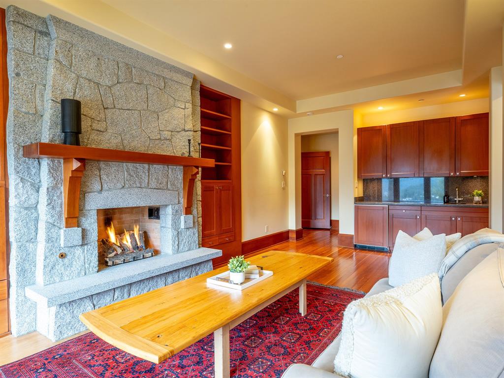 3833 Sunridge Drive