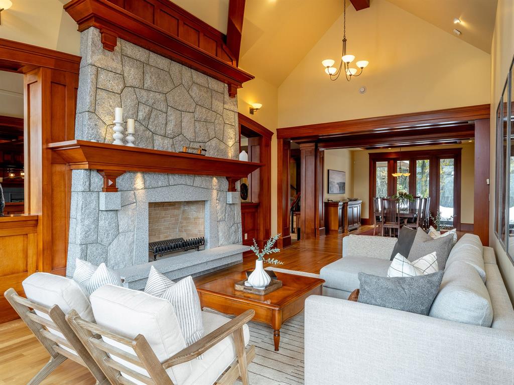 3833 Sunridge Drive
