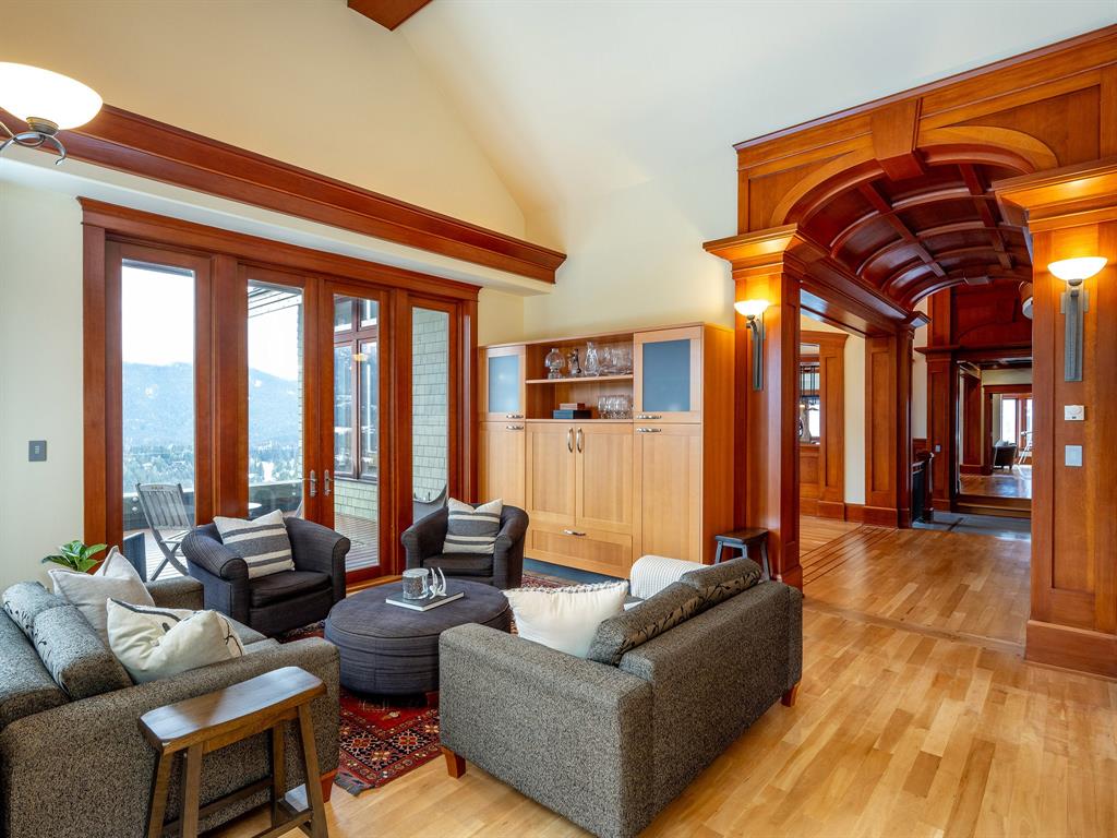 3833 Sunridge Drive
