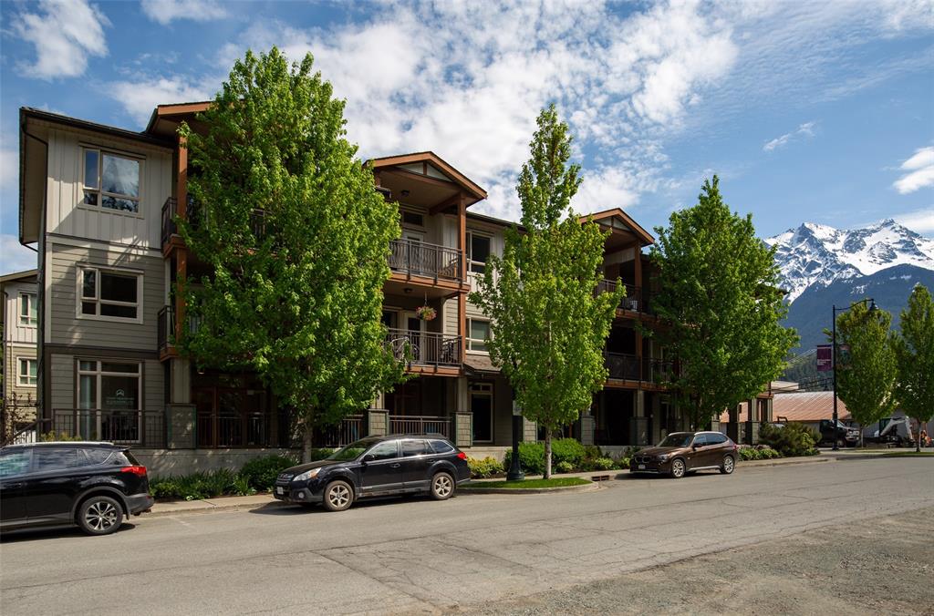 #4 – 7450 Prospect Street