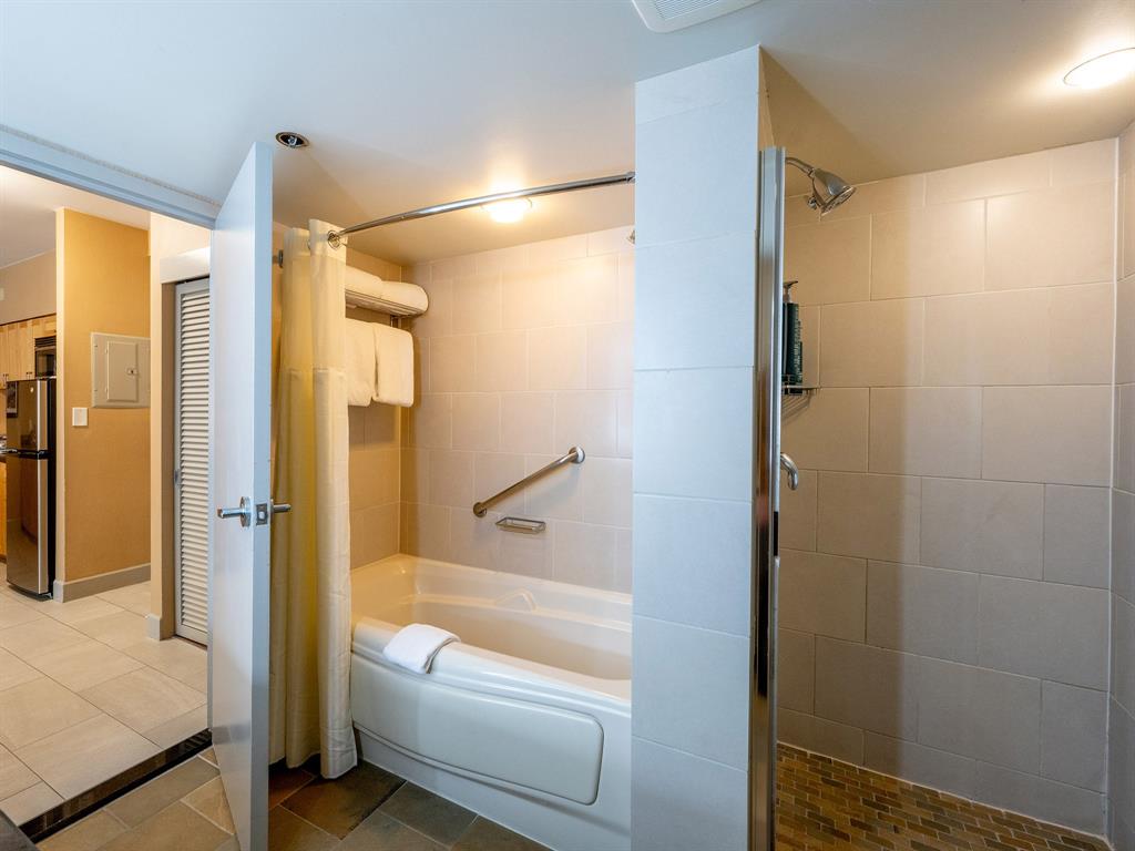 #560 – 4050 Whistler Way