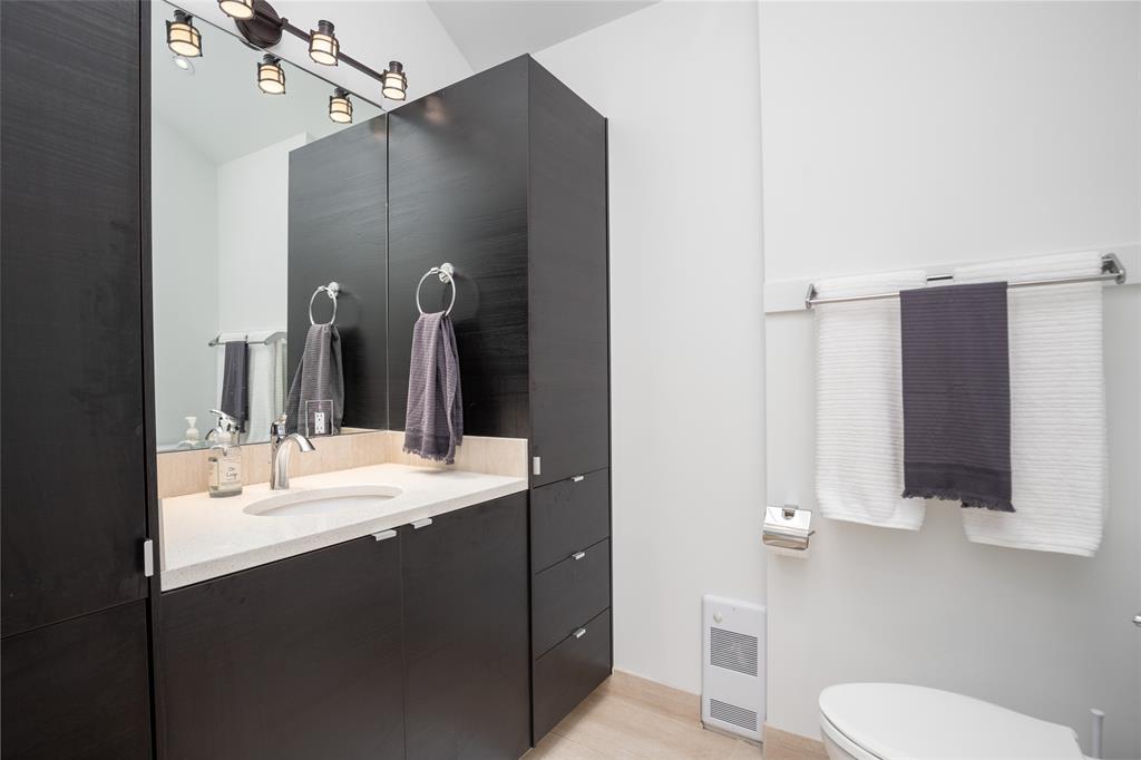 #206 – 6117 Eagle Drive