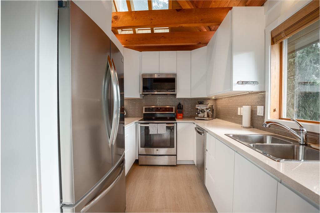 #206 – 6117 Eagle Drive