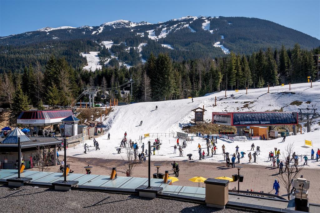 #303 – 4280 Mountain Square