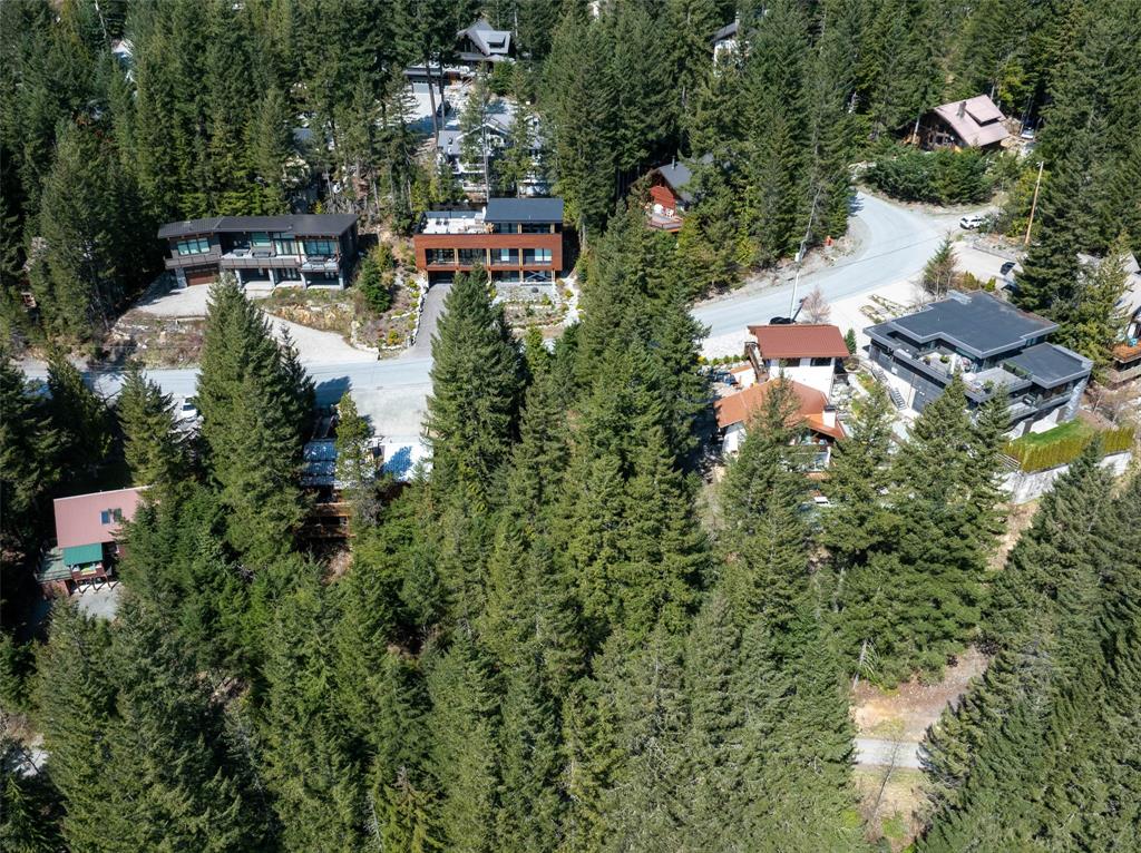 8214 Mountain View Drive