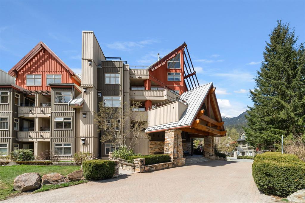 #204 – 2050 Lake Placid Road