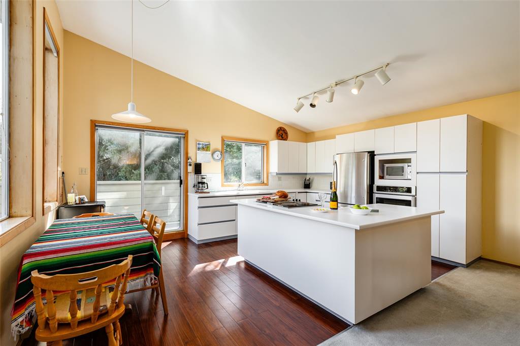 8325 Rainbow Drive