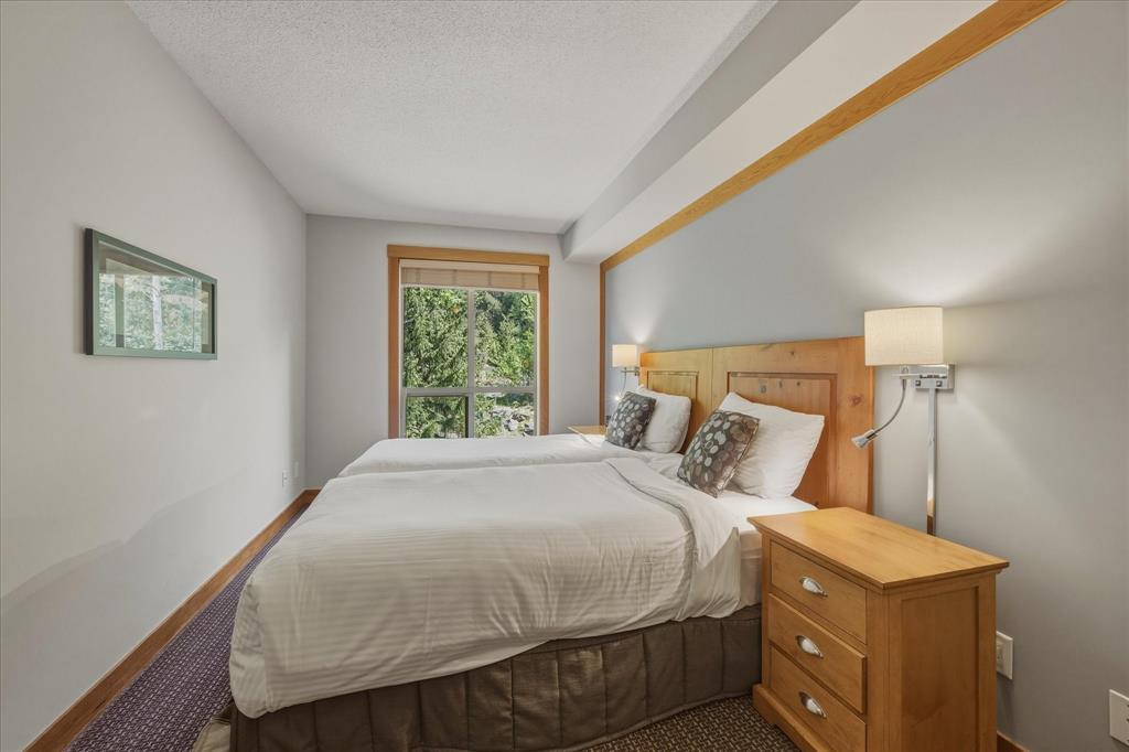 #432C – 2036 London Lane