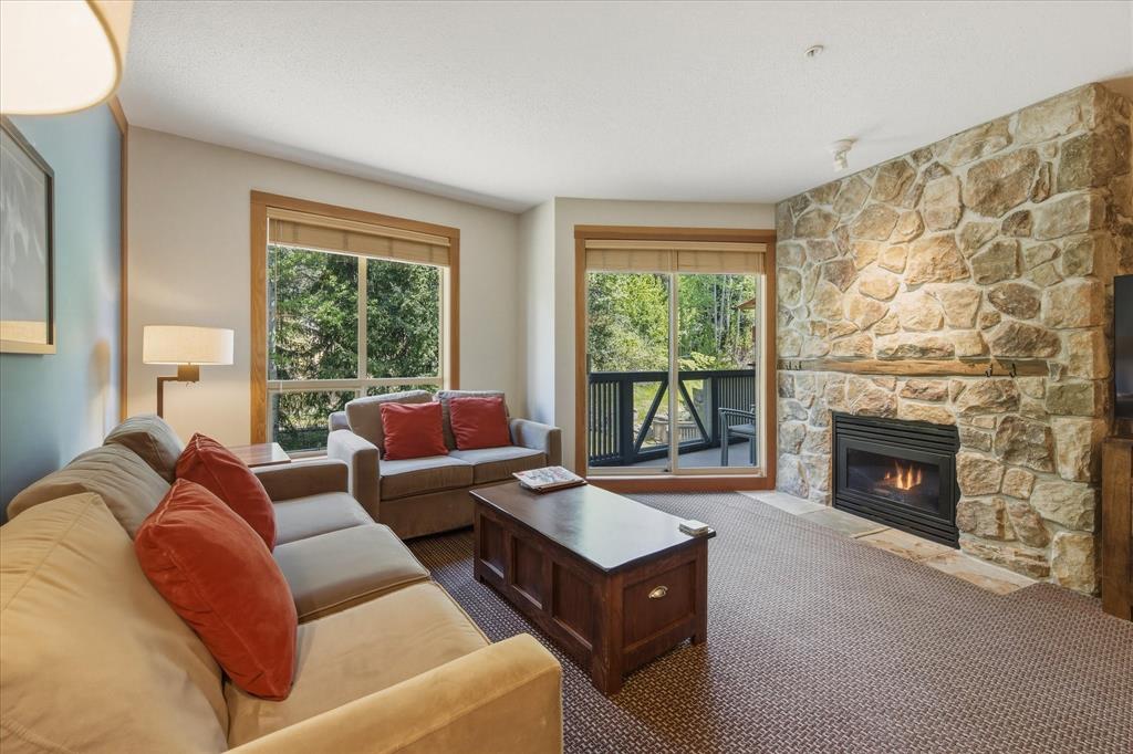 #432C – 2036 London Lane