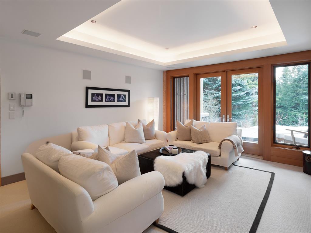 4673 Blackcomb Way
