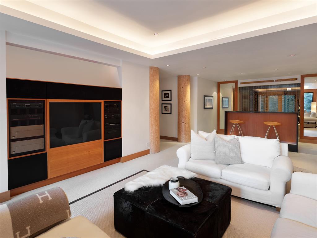 4673 Blackcomb Way