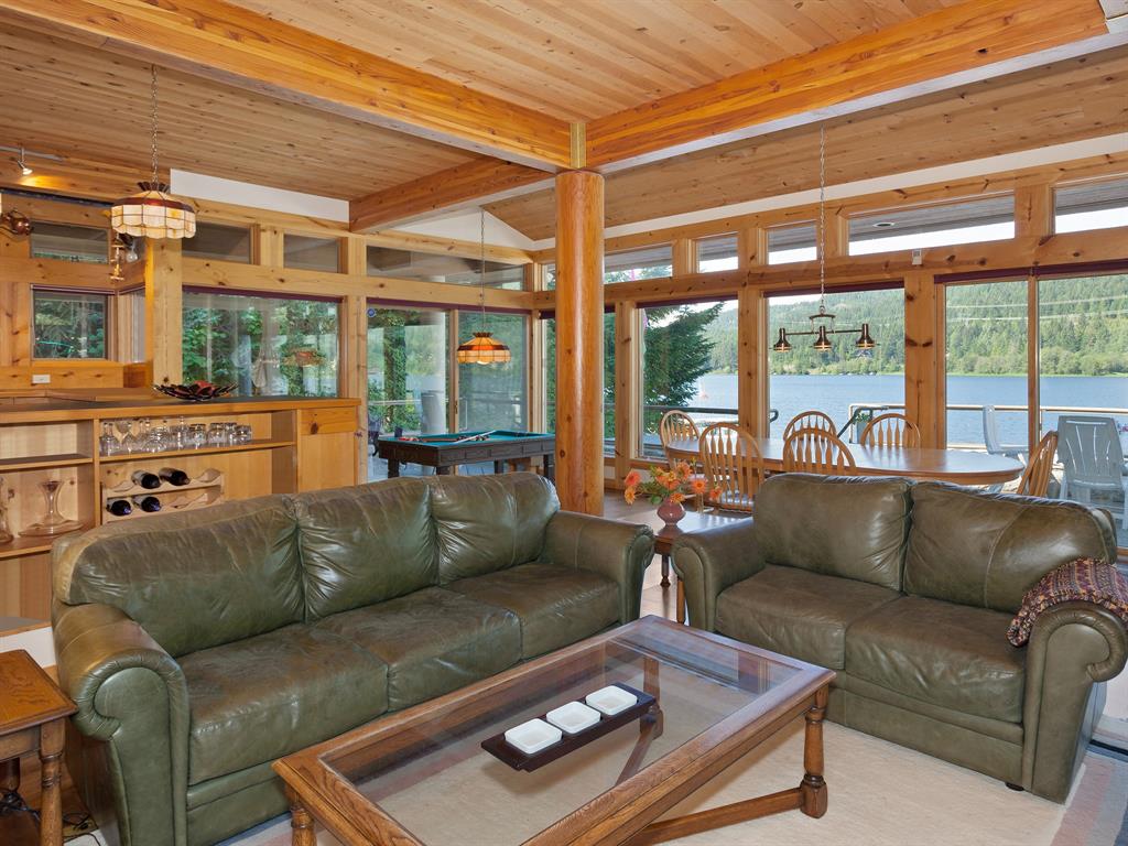 3319 Lakeside Road