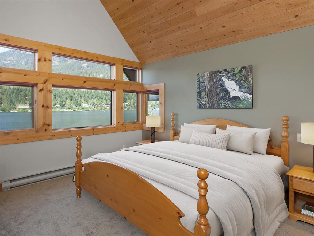 3319 Lakeside Road