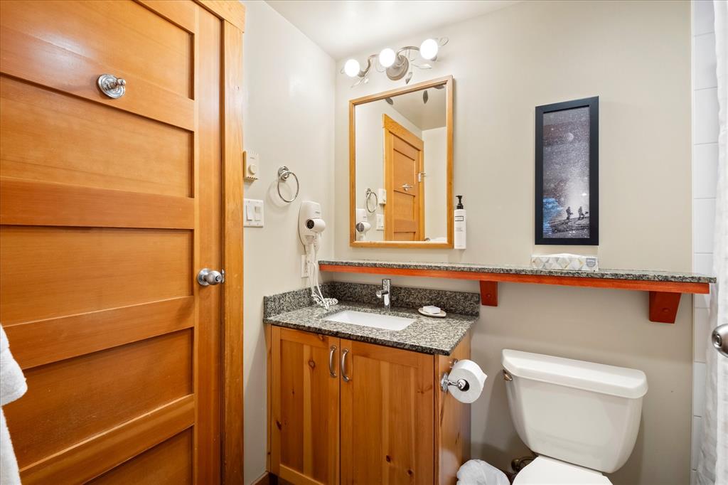 #215C – 2036 London Lane
