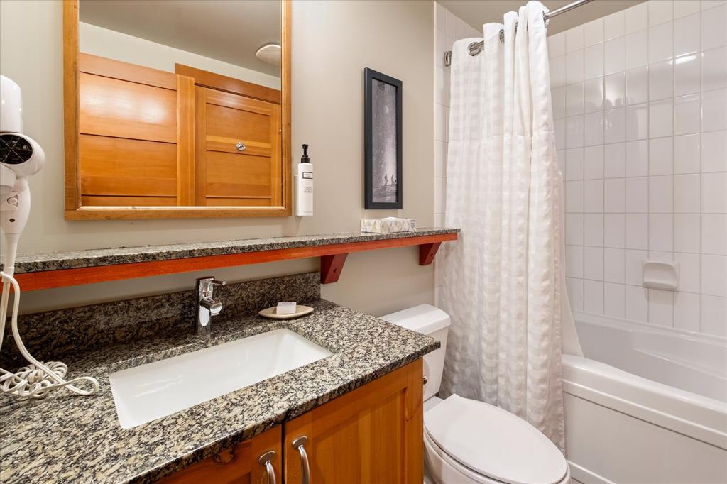#215C – 2036 London Lane