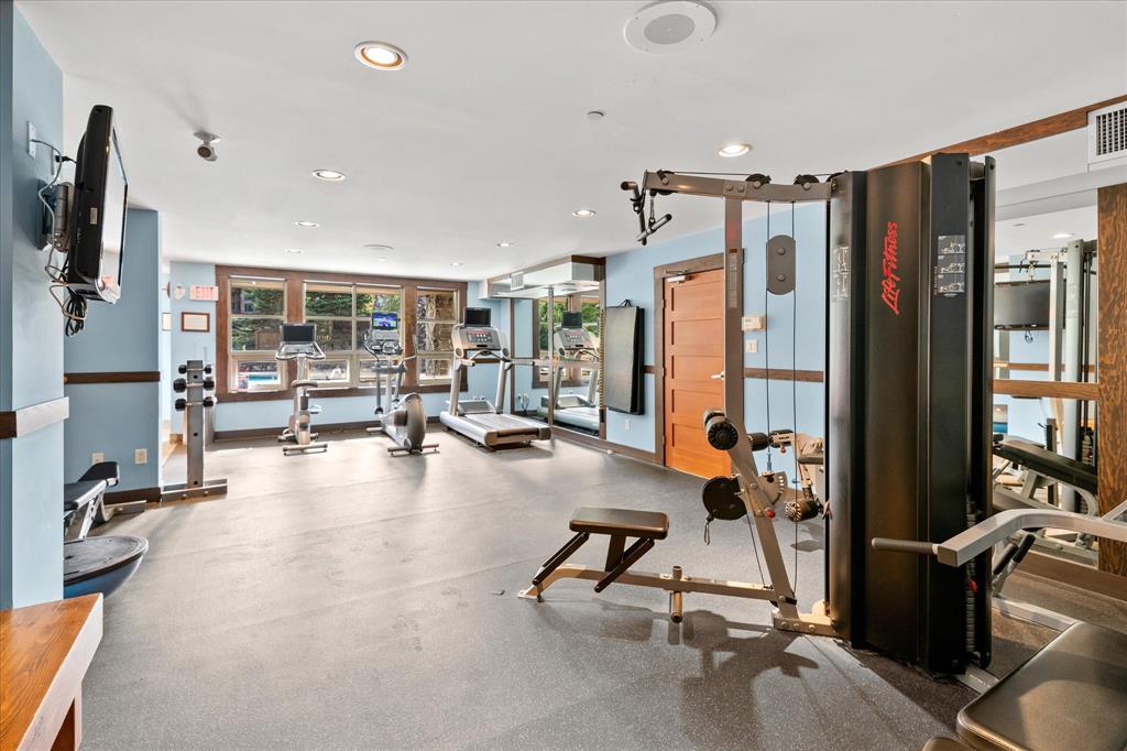 #215C – 2036 London Lane