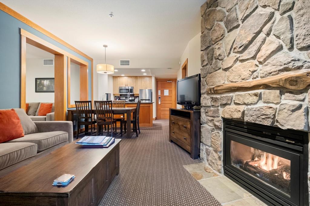 #215C – 2036 London Lane