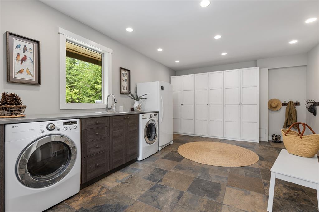 1044 Cedar Grove Lane