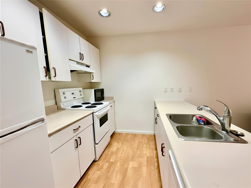 #21 – 2050 Lake Placid Road