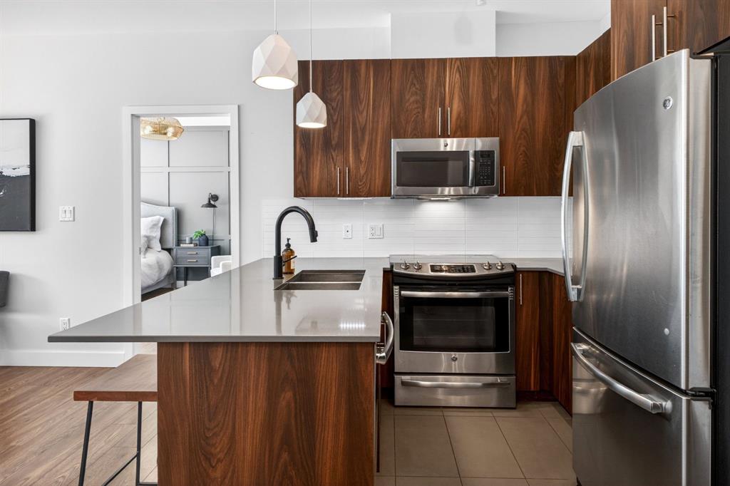 #212 – 1025 Legacy Way