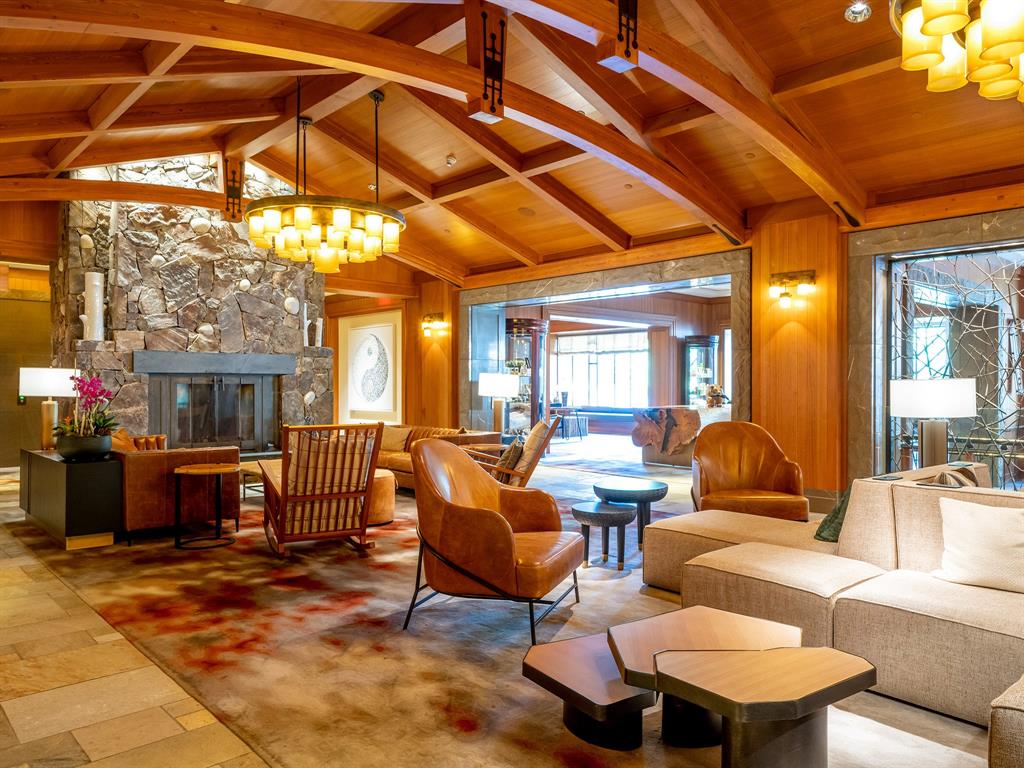 #724 – 4591 Blackcomb Way