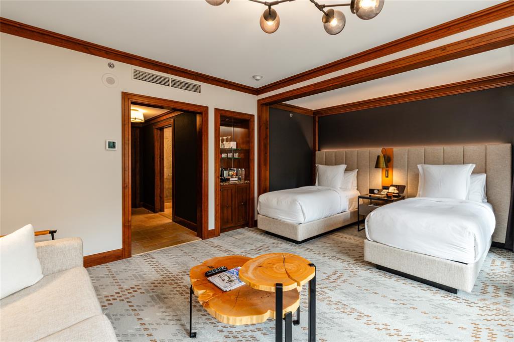 #724 – 4591 Blackcomb Way