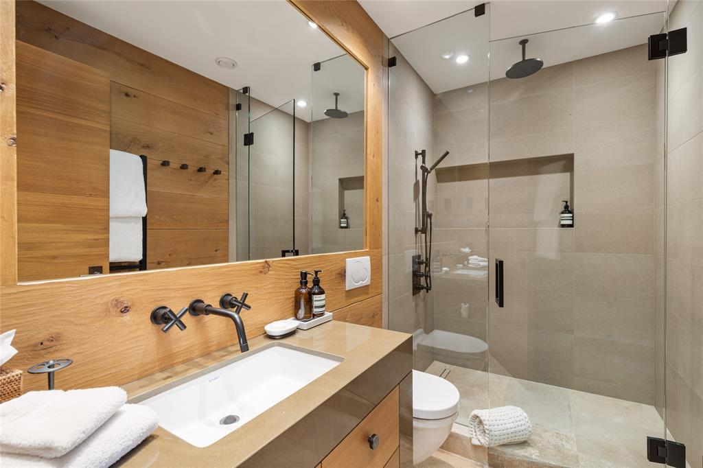 8441 Golden Bear Place