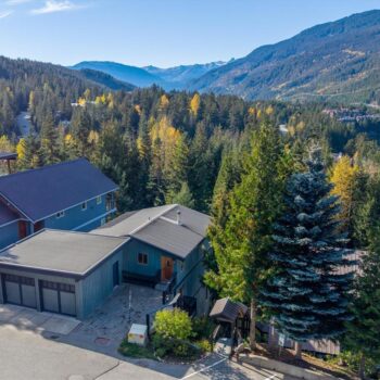 2318 Cayley Close