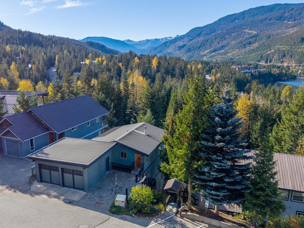 2318 Cayley Close