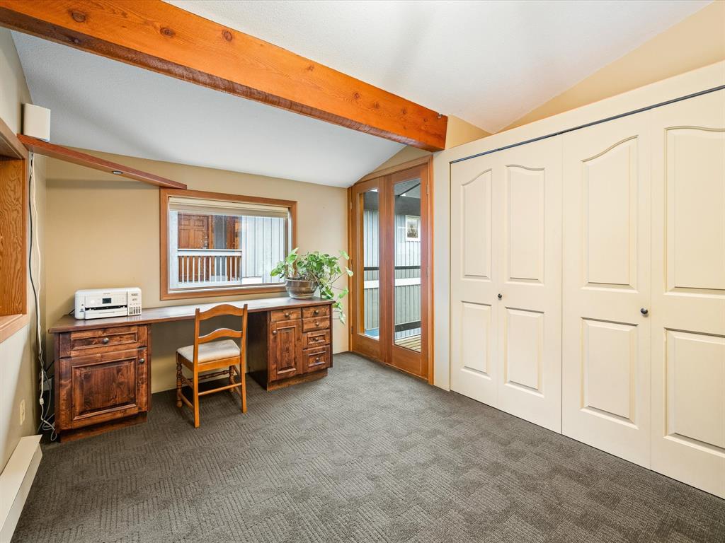 2318 Cayley Close