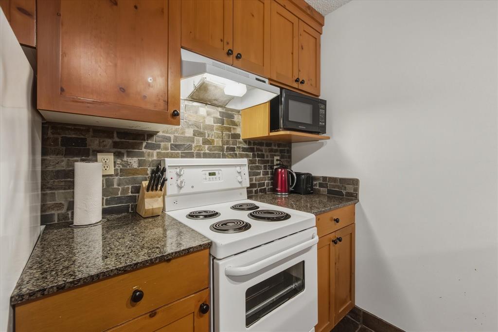 #423 – 4200 Whistler Way
