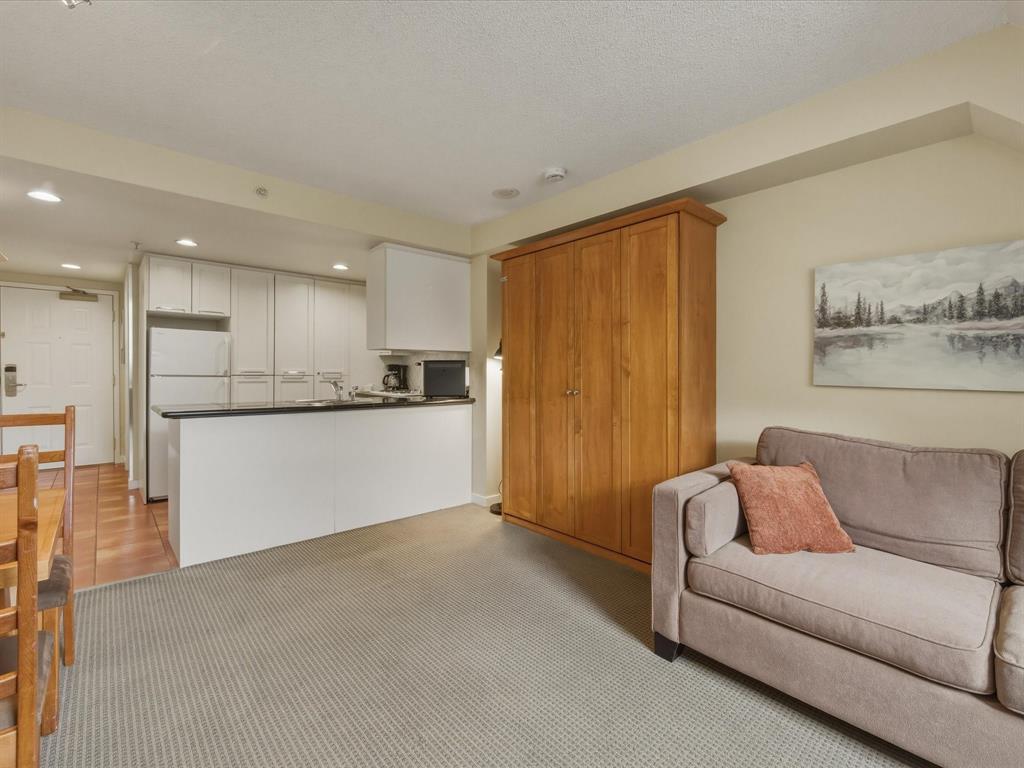 #4404 – 4295 Blackcomb Way