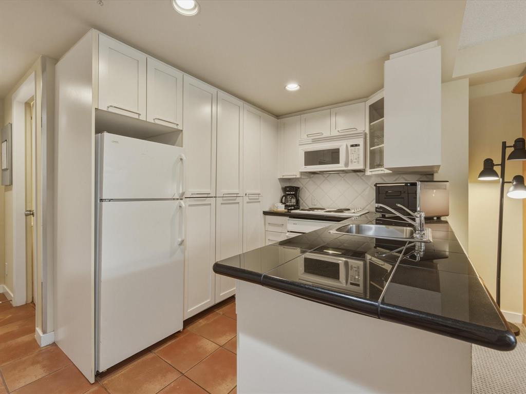 #4404 – 4295 Blackcomb Way
