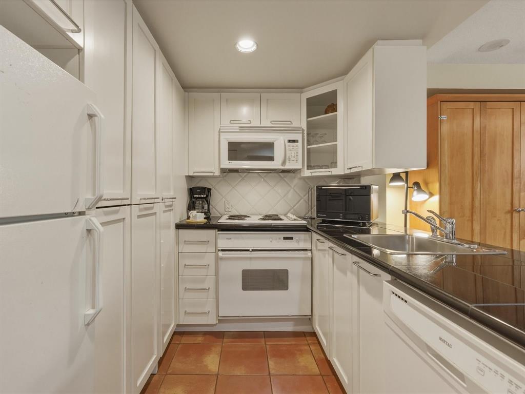 #4404 – 4295 Blackcomb Way