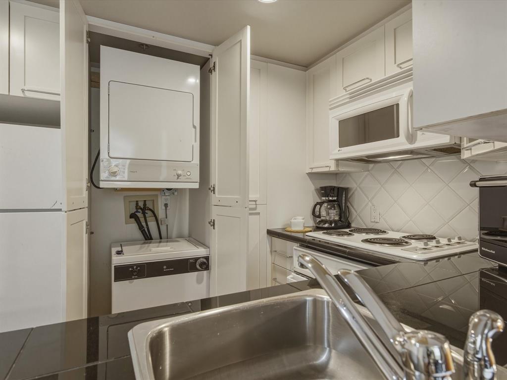 #4404 – 4295 Blackcomb Way