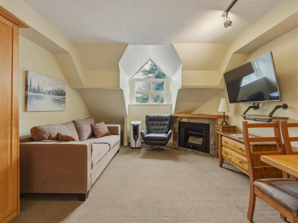 #4404 – 4295 Blackcomb Way