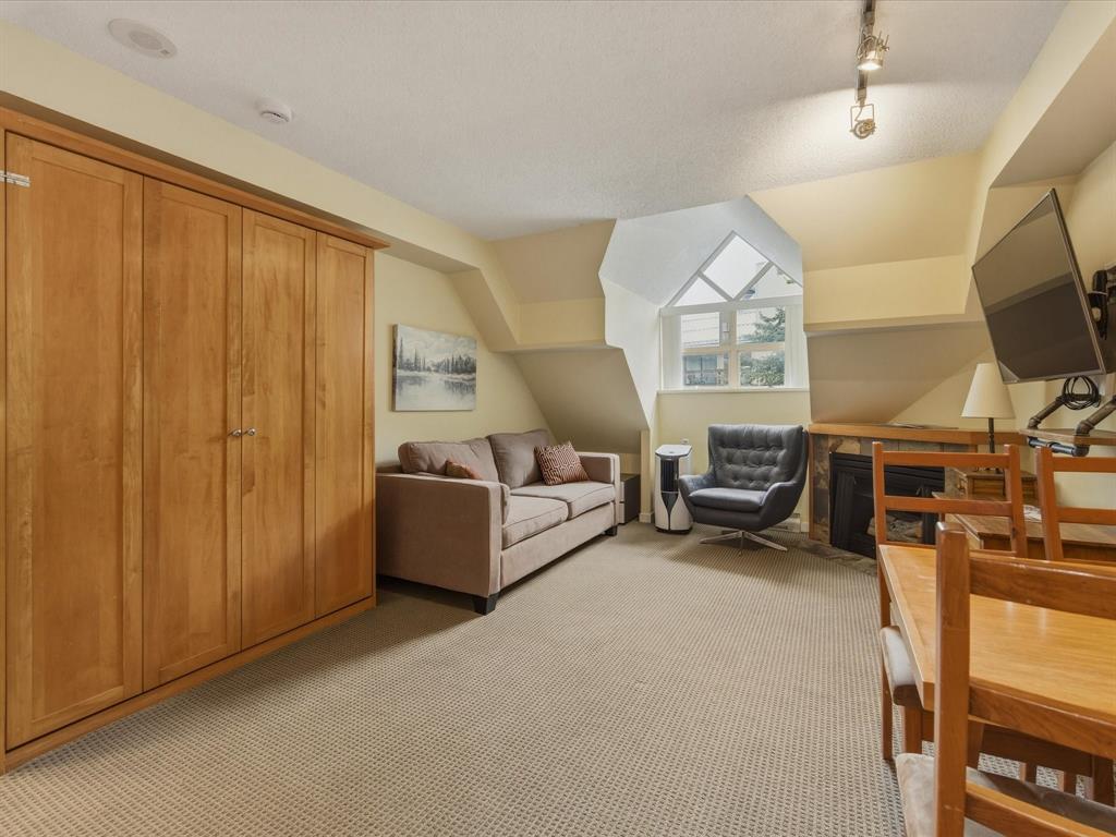 #4404 – 4295 Blackcomb Way