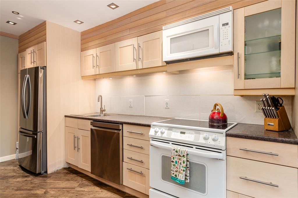 #105 – 2021 Karen Crescent