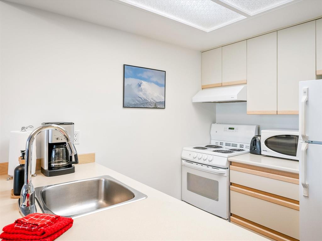 #220 – 4809 Spearhead Drive